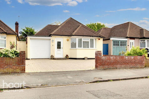Sheep Walk, Shepperton 2 bed detached bungalow for sale
