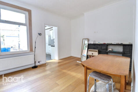 Sussex Road, London 2 bed end of terrace house for sale