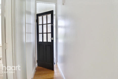 Sussex Road, London 2 bed end of terrace house for sale