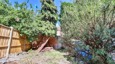 St Albans Avenue, London 2 bed terraced house for sale