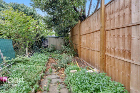 Caledon Road, London 2 bed maisonette for sale