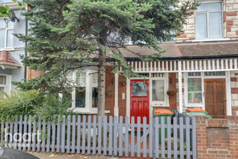 Fourth Avenue, London 3 bed terraced house for sale