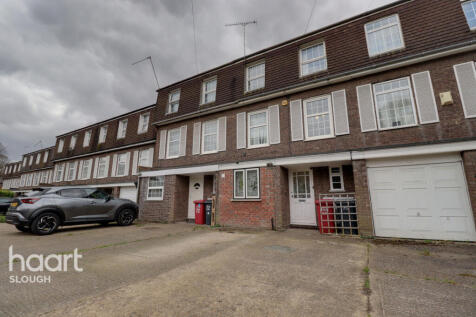 Arborfield Close, Slough 3 bed terraced house for sale