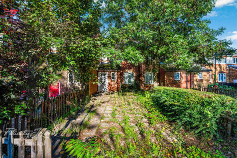 Bentham Road, London 3 bed terraced house for sale