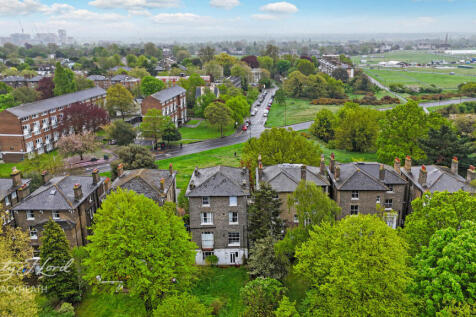 Vanbrugh Park, London 3 bed apartment for sale