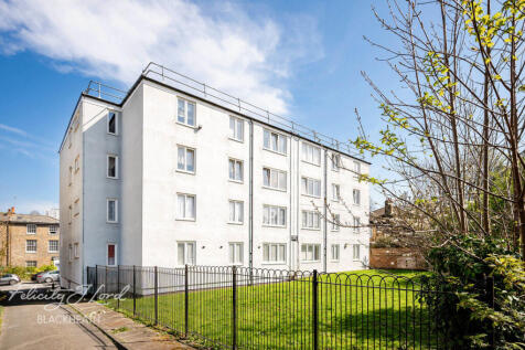 Woodhill, London 2 bed apartment for sale