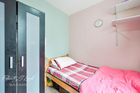 Burrage Place, London 3 bed apartment for sale
