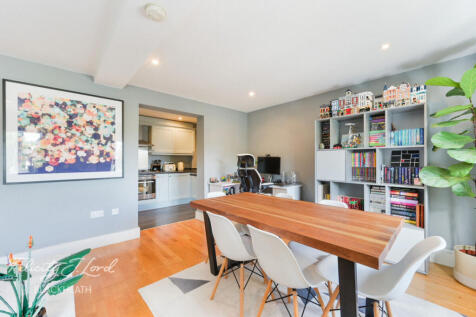 Vanbrugh Hill, London SE3 1 bed apartment for sale