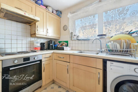 Erebus Drive, London 2 bed flat for sale