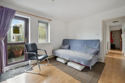 Charlton Church Lane, London 1 bed flat for sale