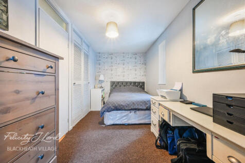 Le May Avenue, London 2 bed end of terrace house for sale