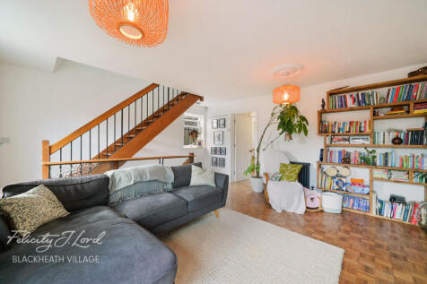 Kenilworth Gardens, London 3 bed end of terrace house for sale