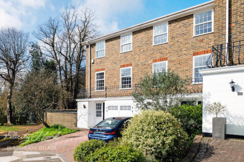 Kenilworth Gardens, London 3 bed end of terrace house for sale