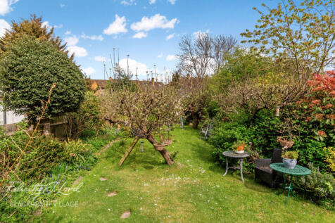 Kidbrooke Park Road, London SE3 4 bed semi