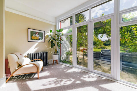 West Park, London, SE9 6 bed detached house for sale