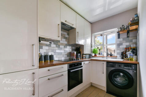 Halley Gardens, London SE13 2 bed apartment for sale