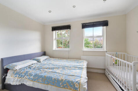 Kendall Road, London SE18 2 bed terraced house for sale
