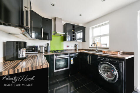 Kendall Road, London SE18 2 bed terraced house for sale