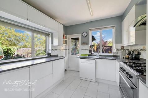 Woodyates Road, London SE12 3 bed detached house for sale