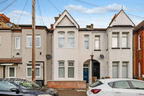 Burley Road, London, E16 4 bed terraced house for sale