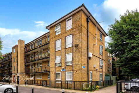 Triton House, Cahir Street, London, E14 2 bed apartment for sale