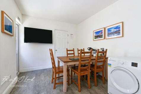 6 bedroom terraced house for sale