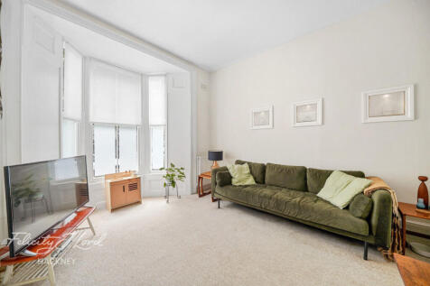 Brenthouse Road, London E9 4 bed terraced house for sale