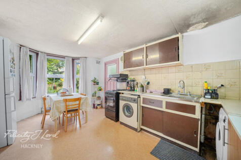 Mildenhall Road, London E5 5 bed terraced house for sale