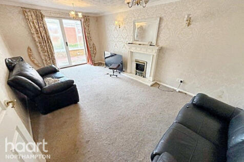 Lancaster Way, Northampton 3 bed detached bungalow for sale