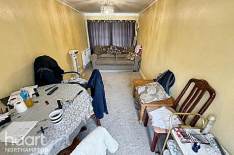 Lancaster Way, Northampton 3 bed detached bungalow for sale