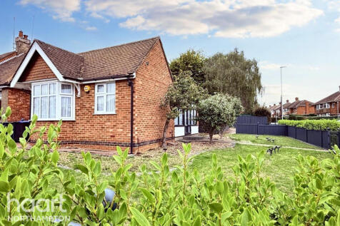 Malcolm Drive, Northampton 2 bed detached bungalow for sale