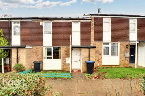 Swain Court, Northampton 3 bed terraced house for sale