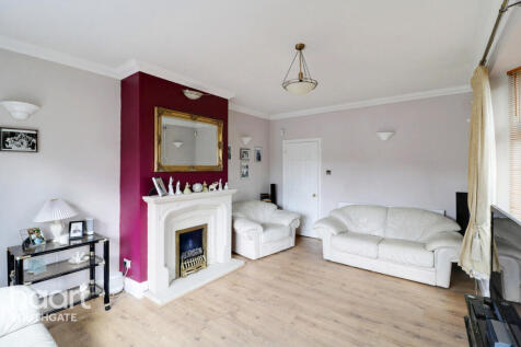 Ryhope Road, London 4 bed bungalow for sale