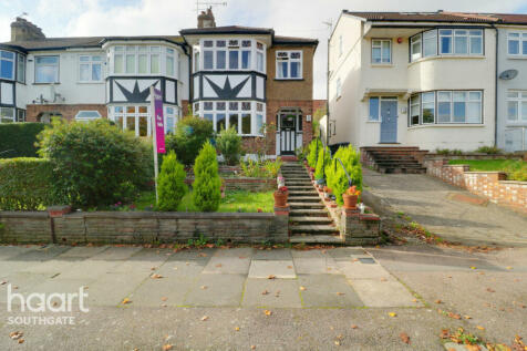 Daneland, Barnet 3 bed end of terrace house for sale