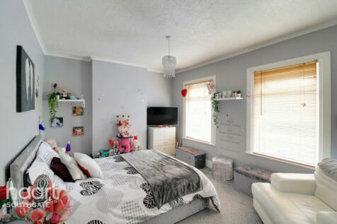 Carlton Road, London 3 bed end of terrace house for sale