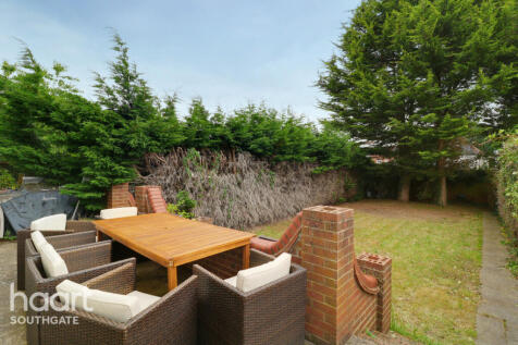 5 bedroom semi-detached house for sale