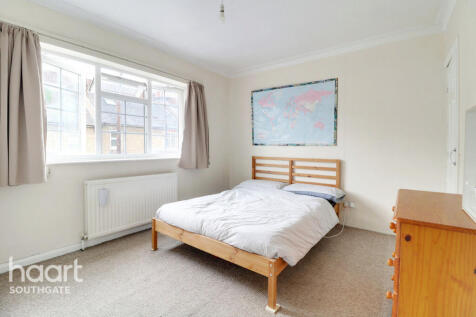 Hillside Grove, London 2 bed end of terrace house for sale