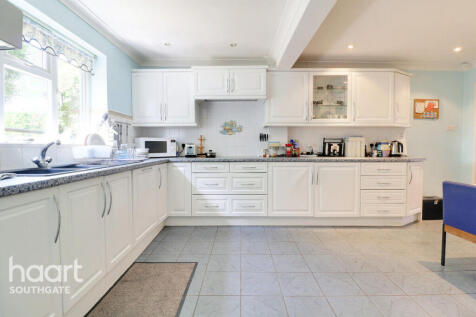 Fairview, Potters Bar 2 bed bungalow for sale