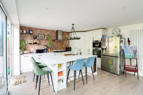 Addison Avenue, London 3 bed terraced house for sale