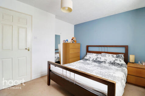 Leigh Hunt Drive, London 1 bed apartment for sale