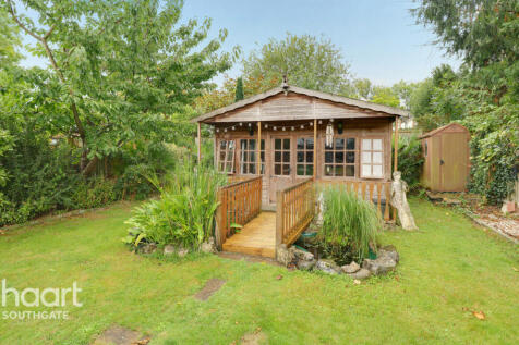 5 bedroom semi-detached house for sale