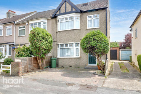 Bush Elms Road, HORNCHURCH 4 bed end of terrace house for sale