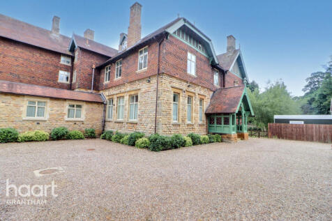 Beacon Lane, GRANTHAM 2 bed flat for sale