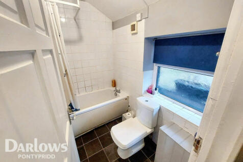 Llantrisant Road, Pontypridd 3 bed terraced house for sale