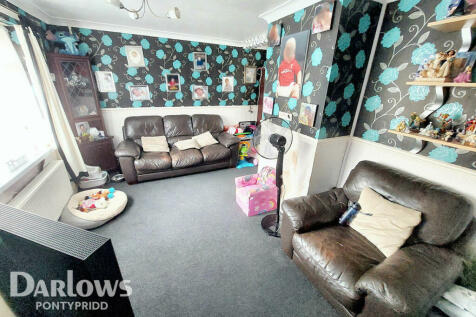 2 bedroom semi-detached house for sale