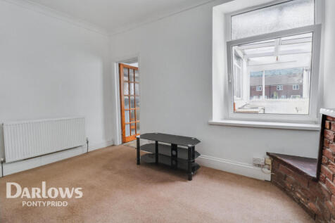 Cardiff Road, Mountain Ash 3 bed end of terrace house for sale