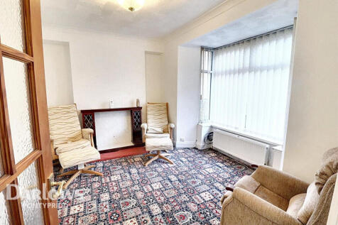 Cardiff Road, Mountain Ash 3 bed end of terrace house for sale