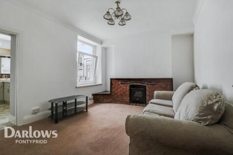 Cardiff Road, Mountain Ash 3 bed end of terrace house for sale