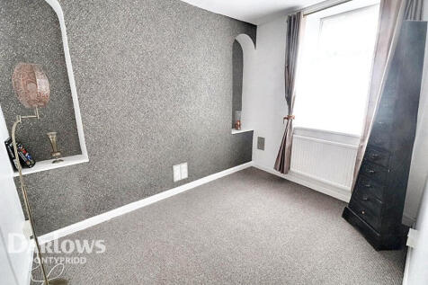 Wood Road, Pontypridd 2 bed end of terrace house for sale