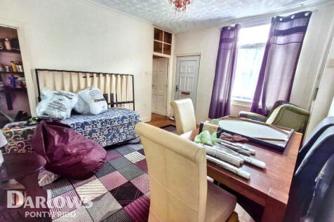 Jenkins Street, Pontypridd 3 bed detached house for sale
